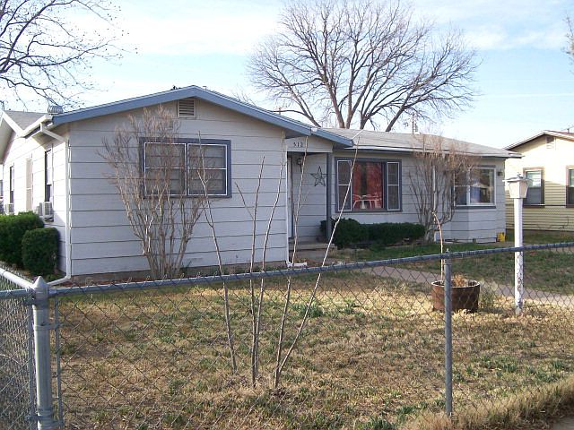 1st image of 512 Douglas Dr