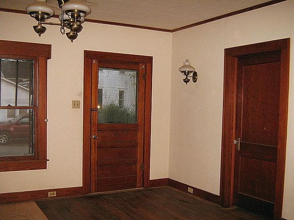 5th image of 503 N Walnut Ave