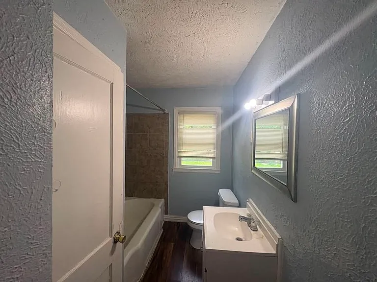 3636 N Lasalle St — Photo 11