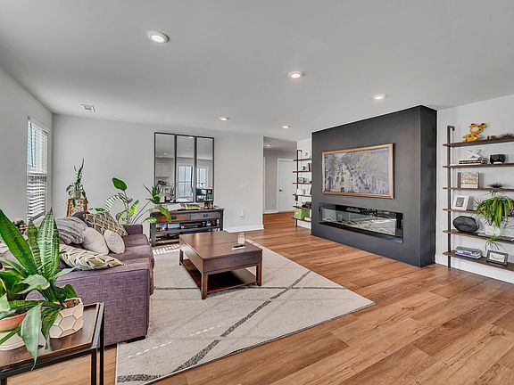 5th image of 2740 Thornton Grove Blvd