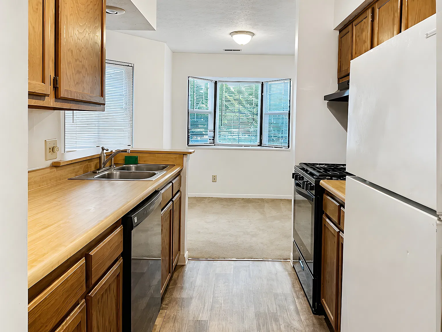 1 bed, 771 sqft, $1,150 — Photo 3