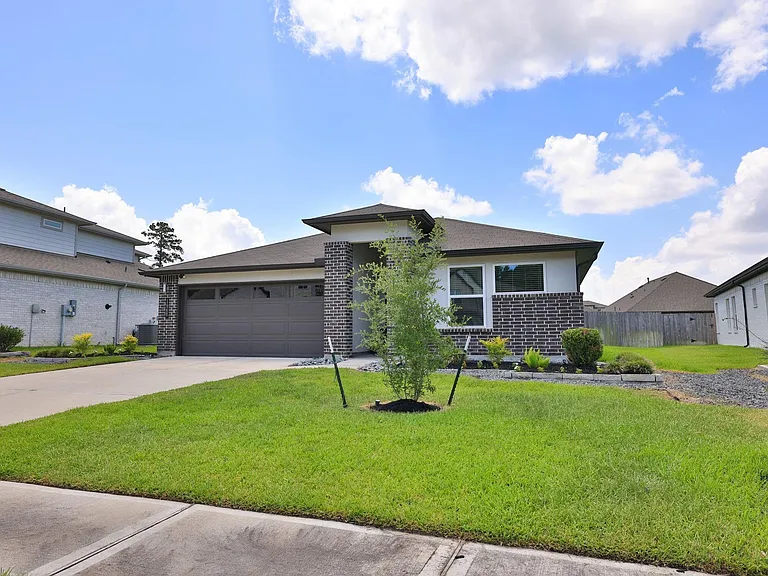 14209 Silver Maple Ct — Photo 3