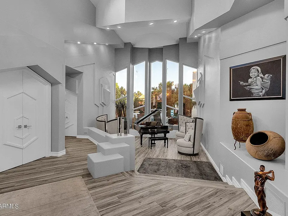 4613 E Glade Cir