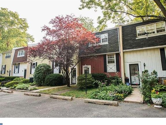 2nd image of 6762 Emlen St #16