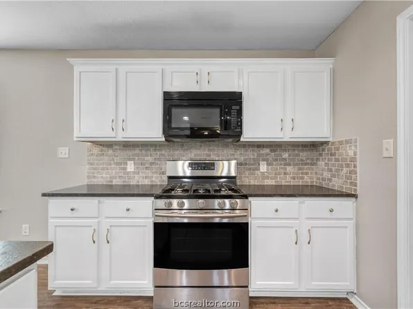 15102 Faircrest Dr, College Station, TX 77845