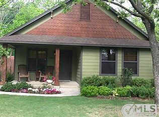 407 N Cherry St, Aubrey, TX 76227