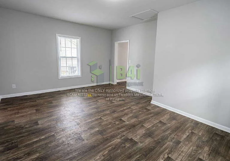 2728 9th St — Photo 8