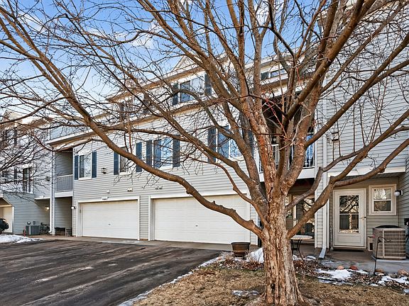 4th image of 3564 Abercrombie Ln
