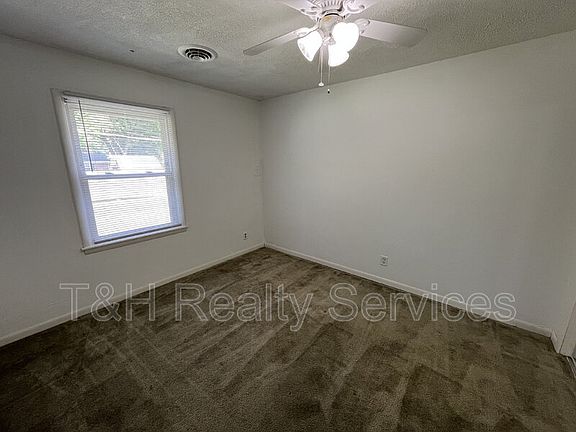 4th image of 4406 S Madison Ave
