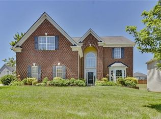 9929 Back Acre Dr, Charlotte, NC 28213