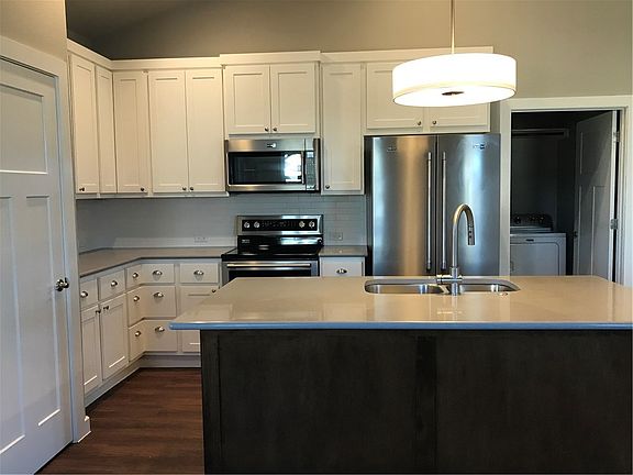 2nd image of 360 Rose Dr #A