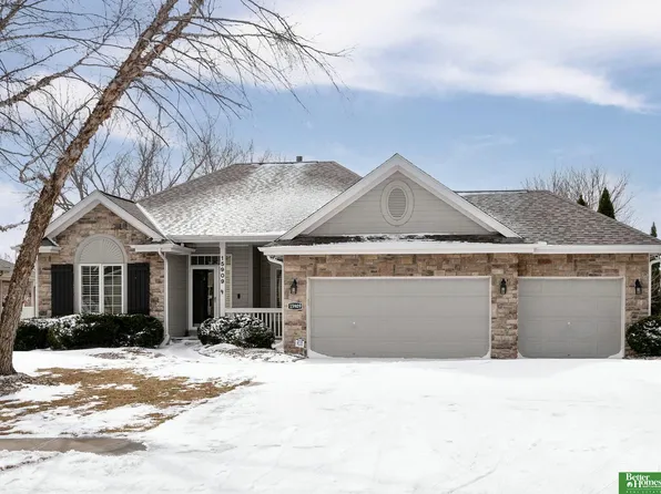 15909 Craig Ave, Bennington, NE 68007