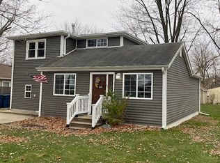 2255 Green St, Crest Hill, IL 60403