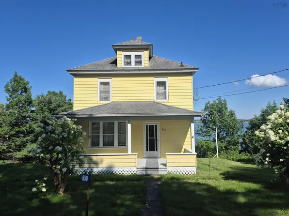 650 Main St, Mulgrave, NS B0E 2G0