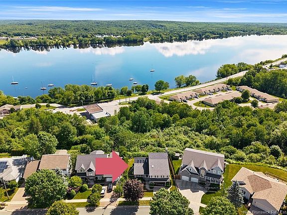 4th image of 407 Aspendale Ln