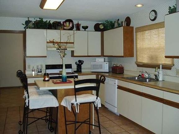 5th image of 1018 Meadowvale Dr