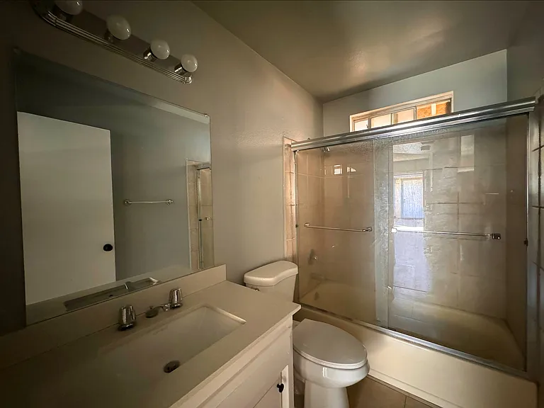 9733 N Loop Blvd #A — Photo 11