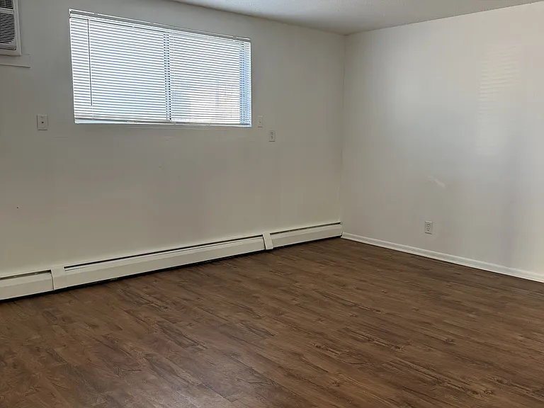 310 NW Chapel Dr #1 — Photo 8