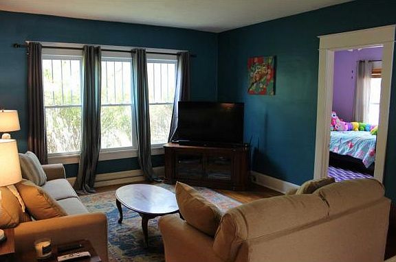 3rd image of 608 E Myrtle Ave
