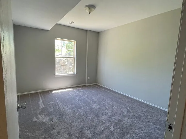 2202 W Jonquil Ln — Photo 19
