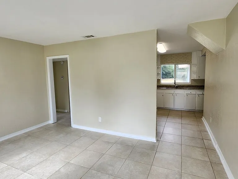 606 Chaseville St — Photo 8