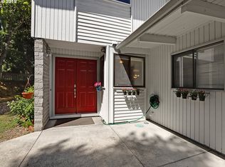 12040 SW Camden Ln, Beaverton, OR 97008