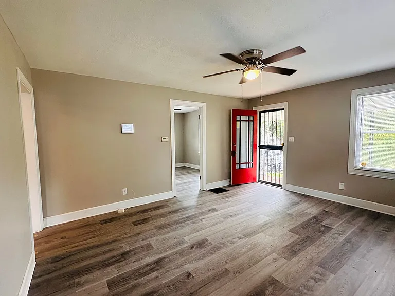 3028 University Rd — Photo 3