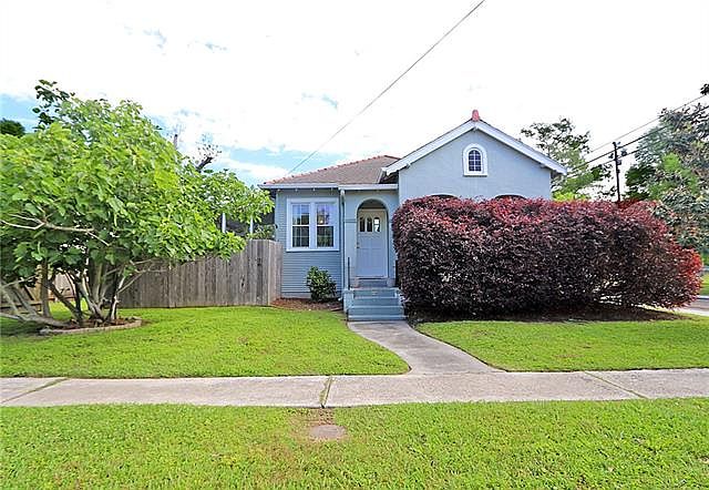 1st image of 839 Louque Pl