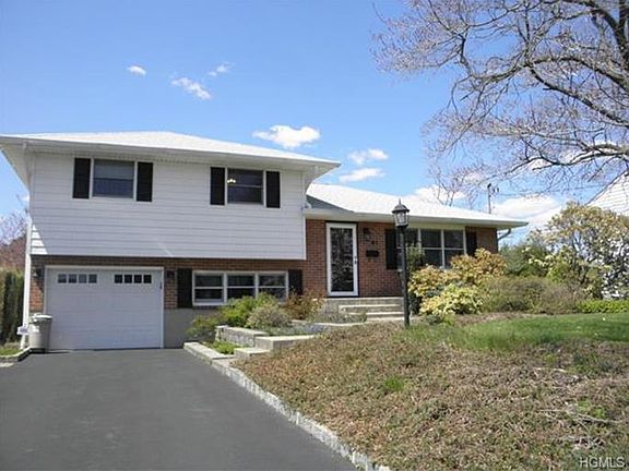 3rd image of 61 Blauvelt Ave