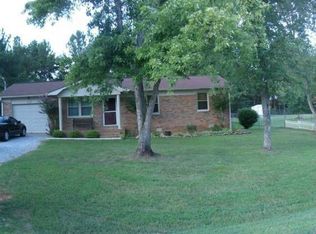 111 Cindy Dr, New Market, AL 35761