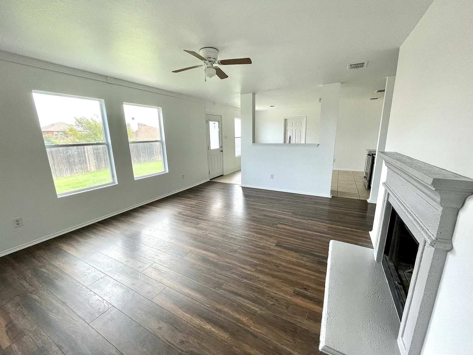 4 bed, 2592 sqft, $2,000 — Photo 4