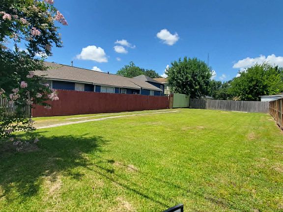 3rd image of 3207 Eastex Fwy