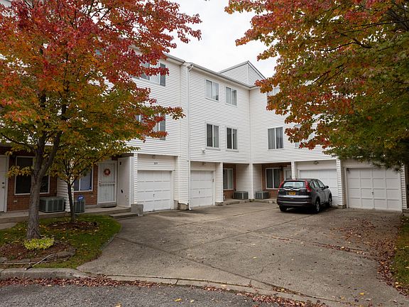 2nd image of 191 Aspen Knolls Way