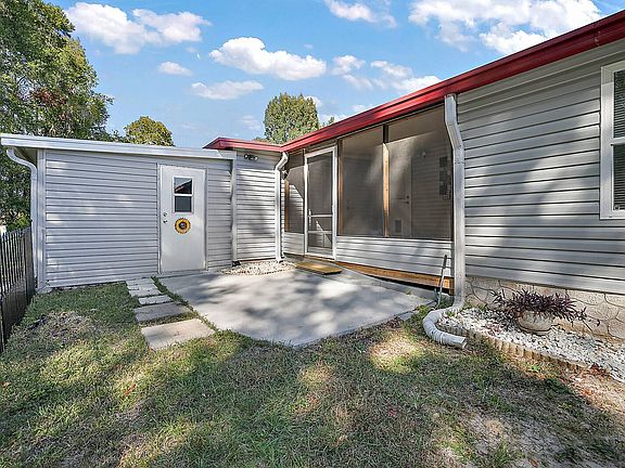 4th image of 6432 Lakewood Dr Unit C