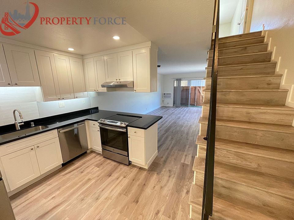 1st image of 946 Tamarack Ln APT 9