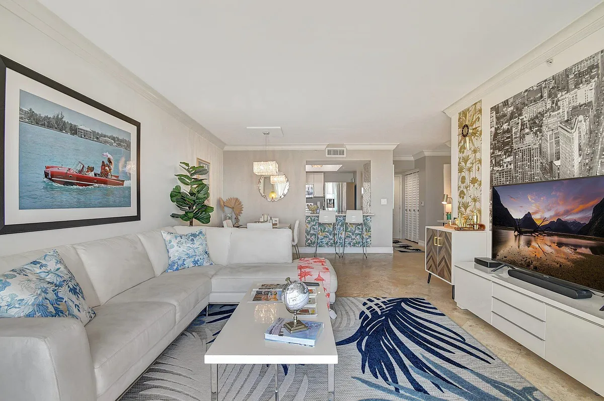 Building Photo - 99 SE Mizner Blvd #823