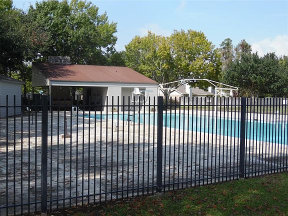 3rd image of 2714 Chimneystone Cir