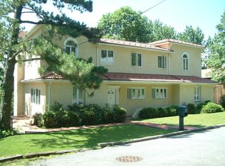 10 Manor Ct, Staten Island, NY 10306