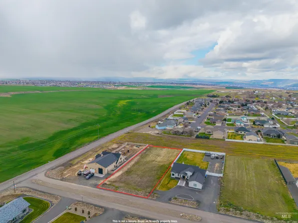 Vinifera Blvd, Lewiston, ID 83501