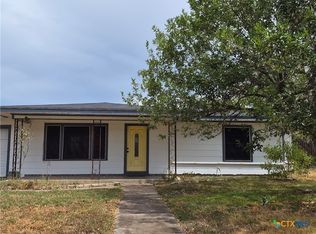 1010 E Church St, Cuero, TX 77954