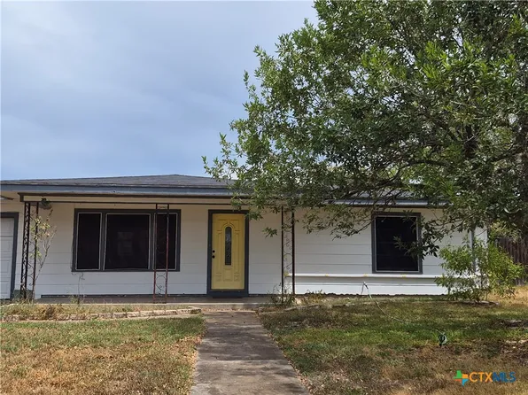 1010 E Church St, Cuero, TX 77954