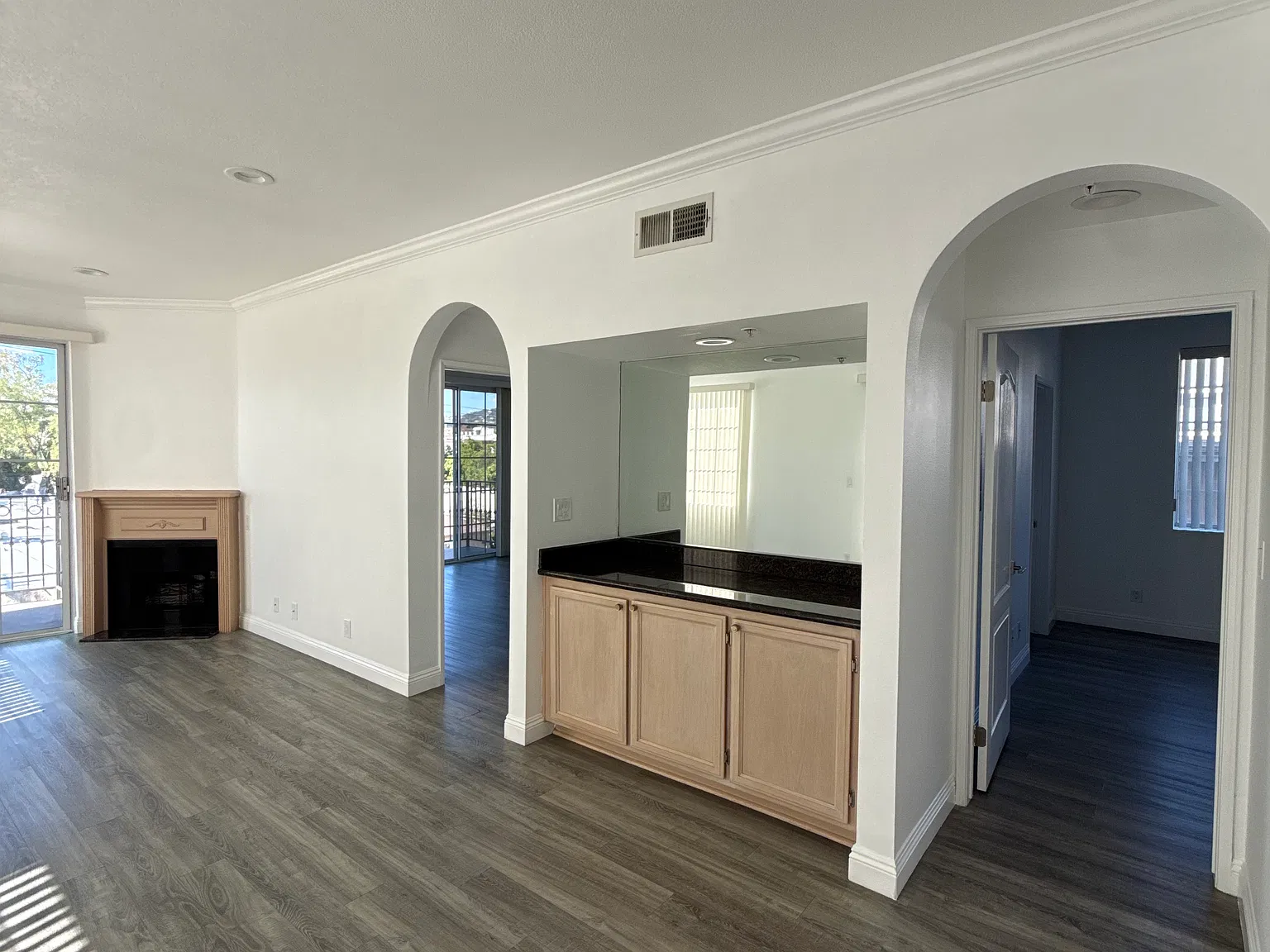 2 bed, 1150 sqft, $3,700 — Photo 4