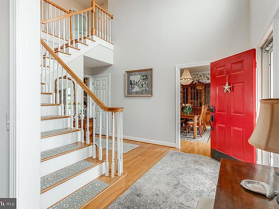 4th image of 1880 College Ave