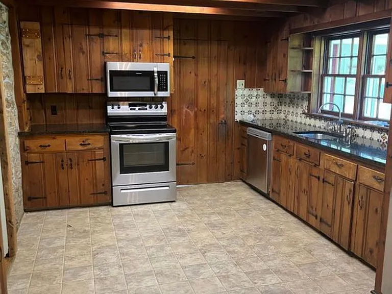 4446 Church Rd — Photo 8