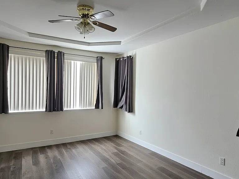 261 Oxburough Dr — Photo 10