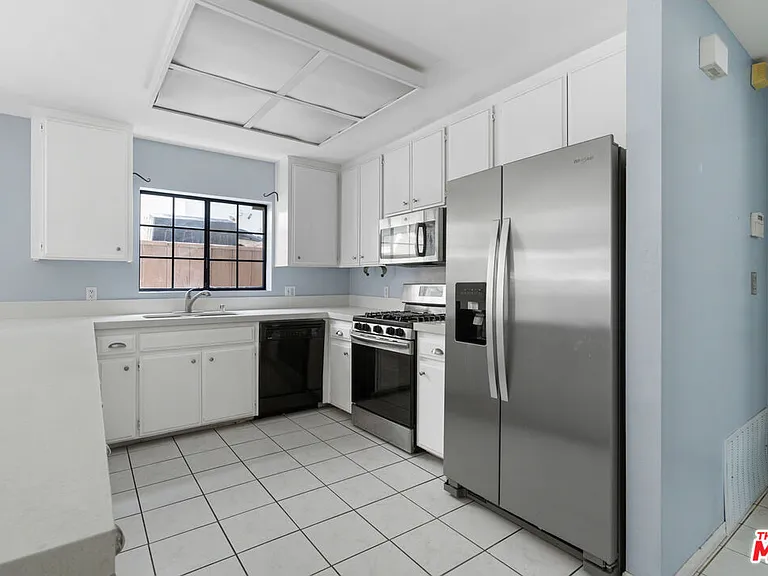 3113 Thatcher Ave — Photo 15