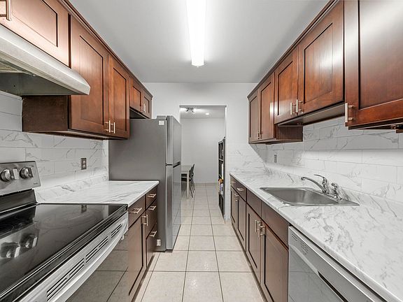 3rd image of 8511 Ackroyd Rd #317