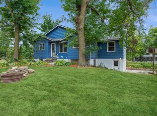 8 Klemish Cir, Center Point, IA 52213