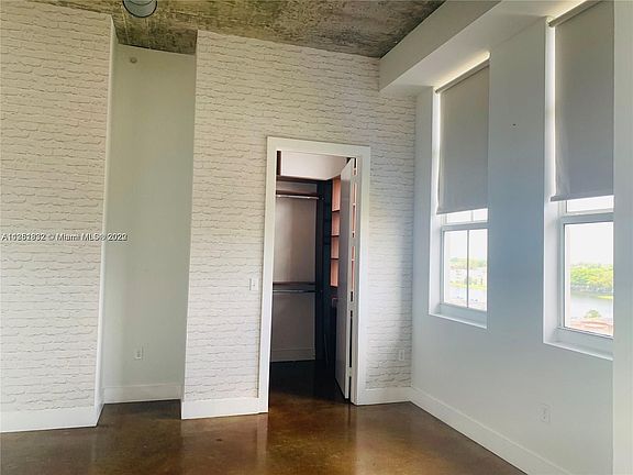 4th image of 1789 Miami Gardens Dr #W604