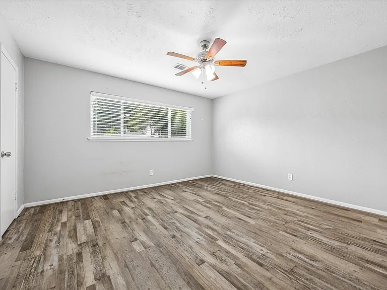 5827 Southminster Dr — Photo 11
